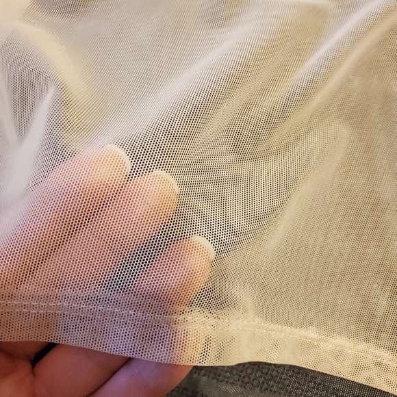 Dynamite Sheer Sequin Top- Size Small - Picture 4 of 6